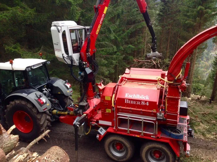 Fendt mit Eschlböck Biber 84 im Forsteinsatz